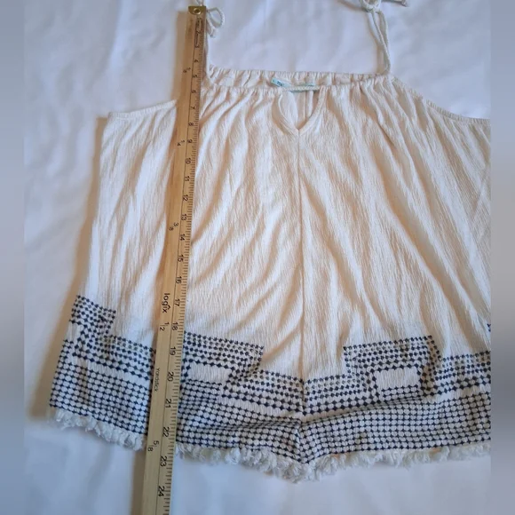 Maurices-Cream Camisole with Embroidered Accent And Fringe Hem. Size L - Picture 8 of 8